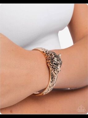 Leopard Head Sculpted Bangle Bracelet - Rose Gold Tone